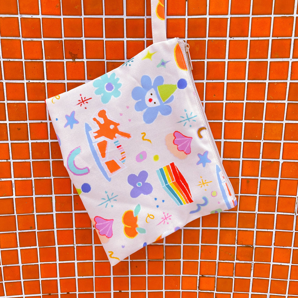 Merlion Childhood Print Zipper Pouch